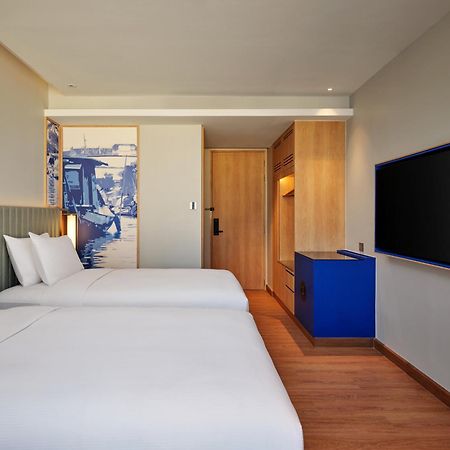 Hilton Garden Inn Bangkok Riverside Kültér fotó