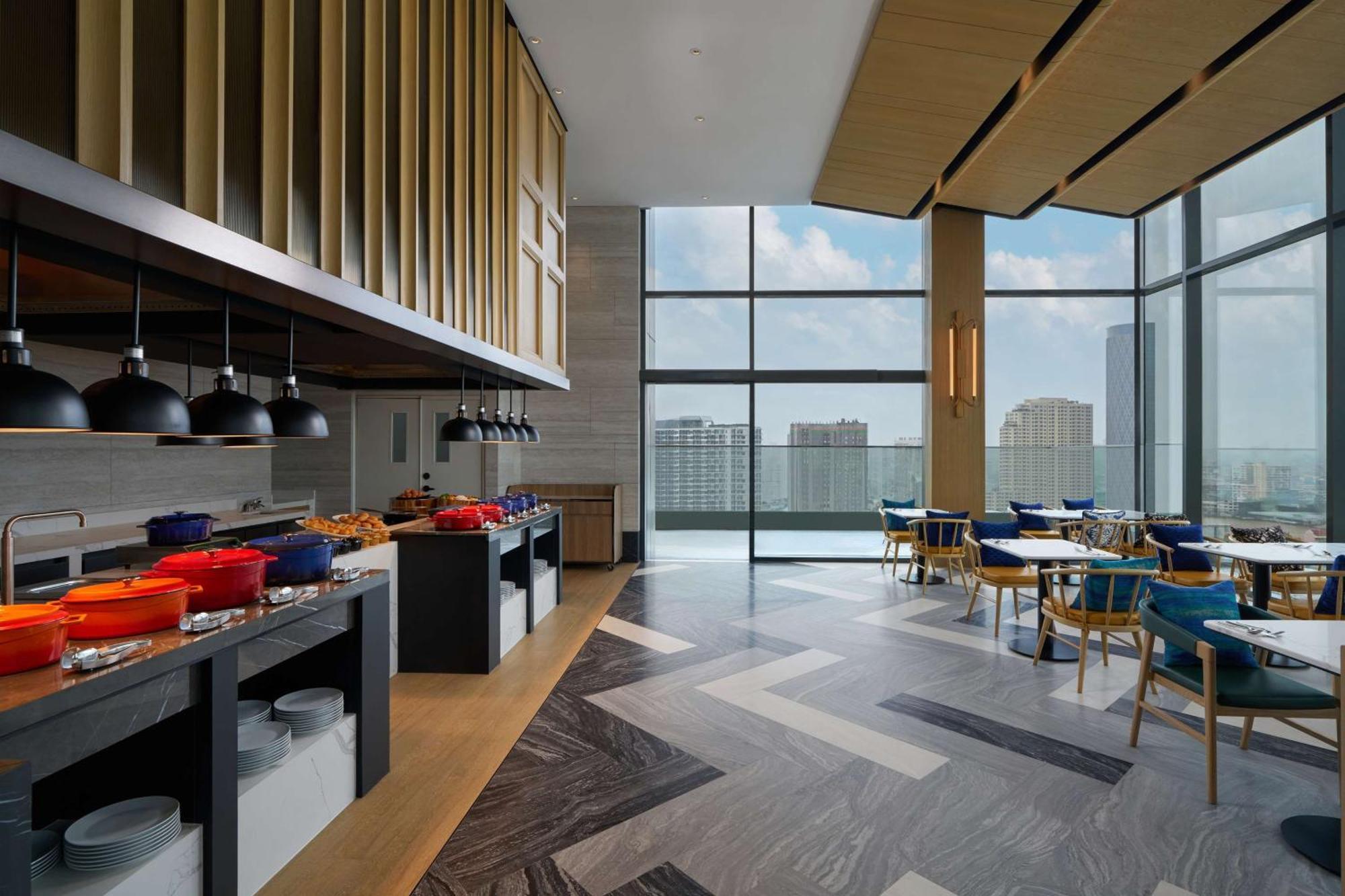 Hilton Garden Inn Bangkok Riverside Kültér fotó
